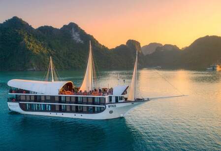 Kalkrotsvaren Halong & Lan Ha Bay